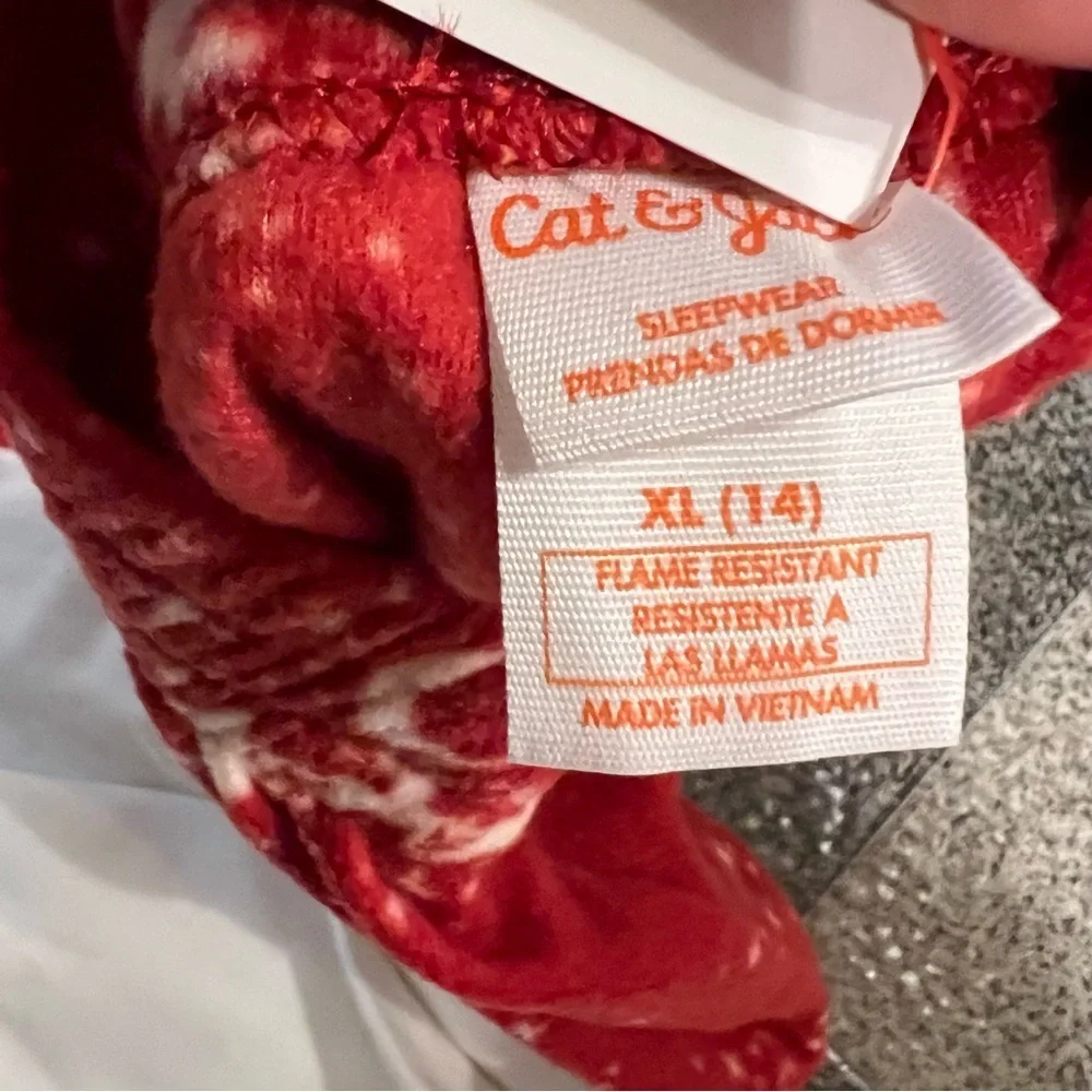NWT Cat & Jack Boys 2pc Long-Sleeve Pajama Set- Cream and Red XL(14)